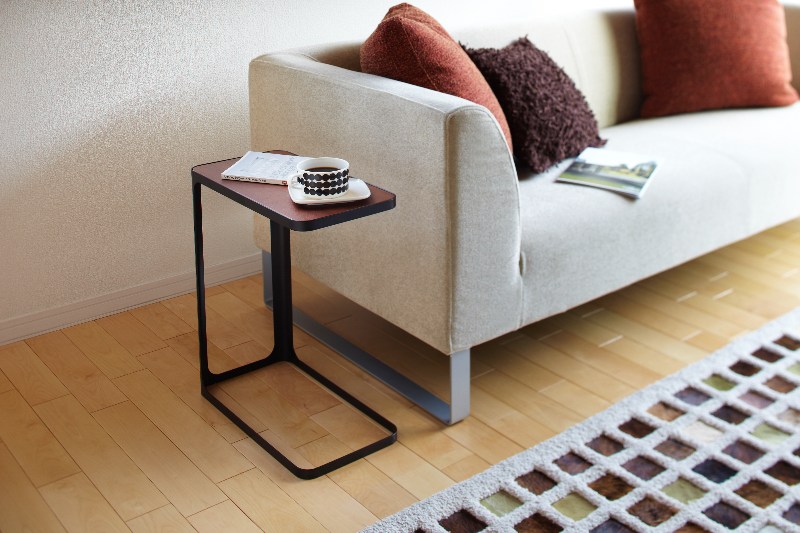 Easy-to-assemble Yamazaki side table